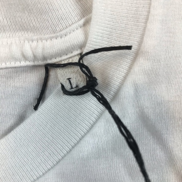 Diesel USA “Make Love Not Walls” Women’s White Floral Love T-Shirt Size Large - Picture 8 of 9